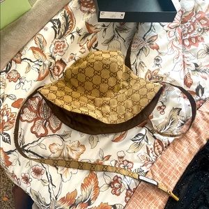 Gucci bucket hat